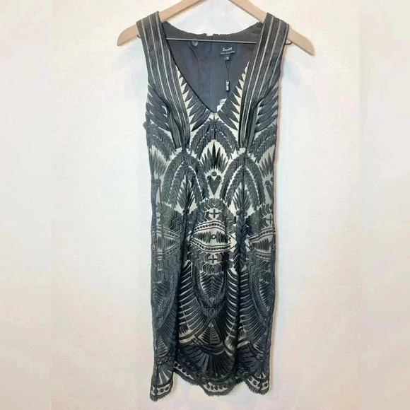 NWT Bardot Women’s Black Embroidered Lace Dress Size US 4 / X-Small - Picture 2 of 11